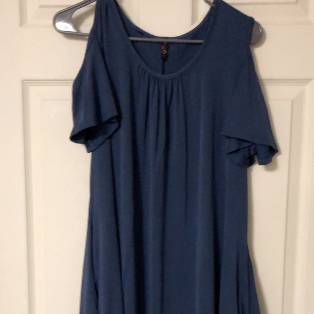Cold shoulder & pockets dress